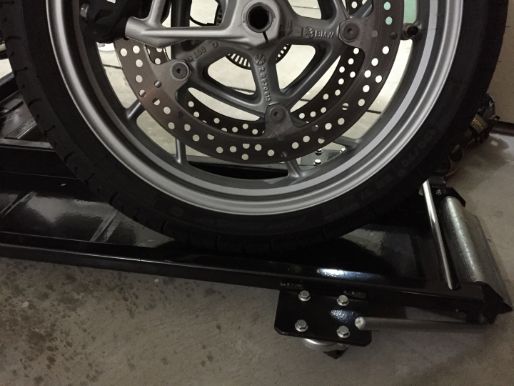 特殊型的重機駐車架(開箱)