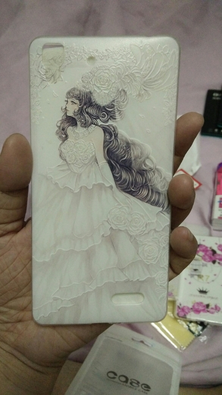買了oppo R7,那就幫它買衣服穿吧！