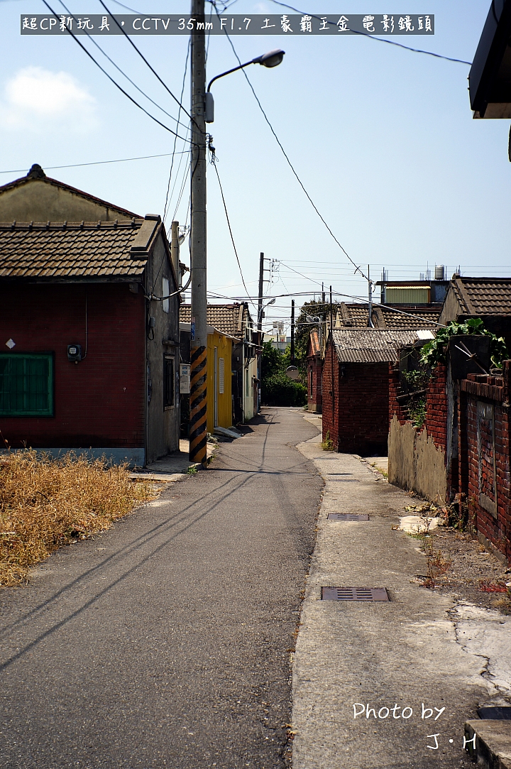 [開箱] 哈~7月中大陸玩買來的，CCTV 35mm F1.7 土豪霸王金 IN NEX5N
