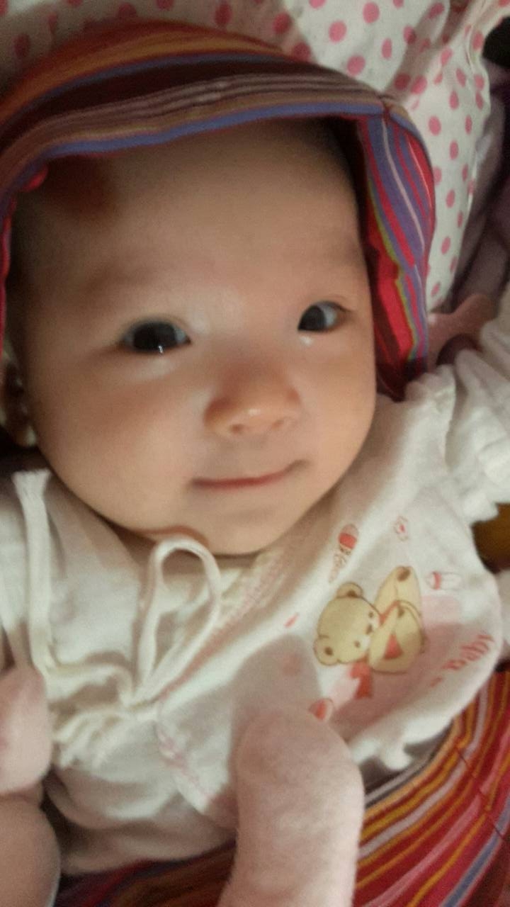 請修圖大大們幫忙將可愛的女兒修圖，感恩