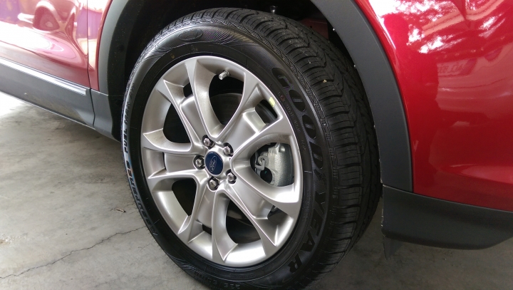KUGA 2.0 柴油 交車!