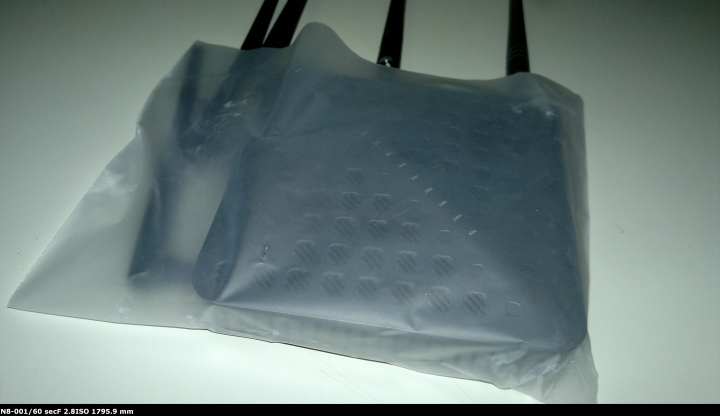 [開箱]魟魚來襲 Tenda FH1208 5天線