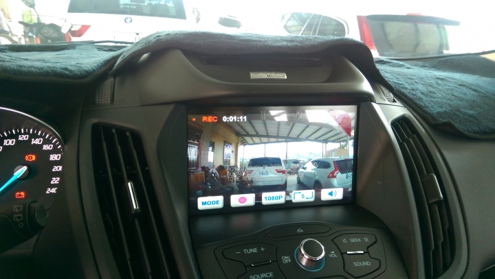 KUGA 2.0 柴油 交車!