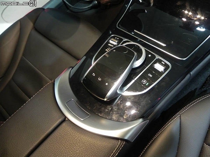W205 C250升級COMAND NTG5.0