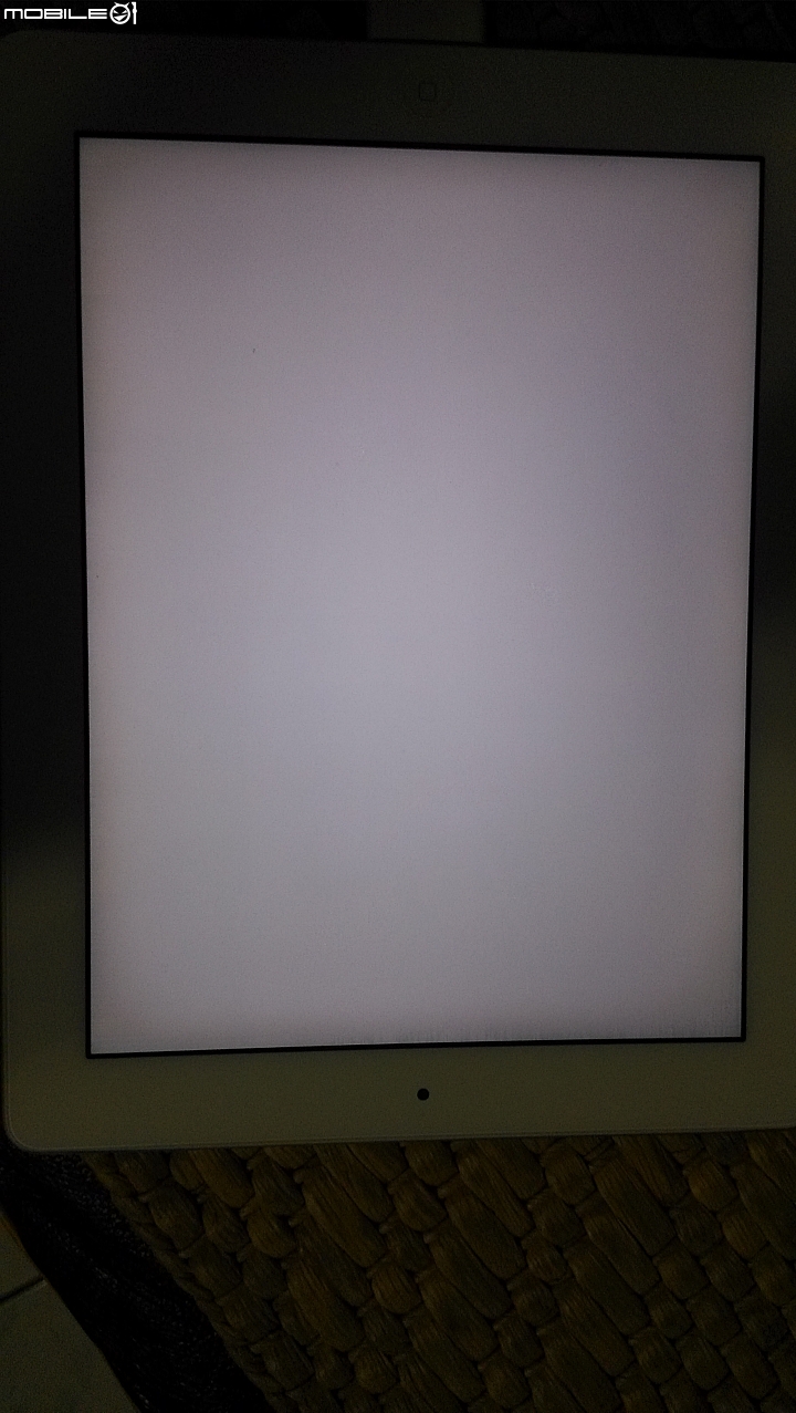NEW IPAD 螢幕變白???