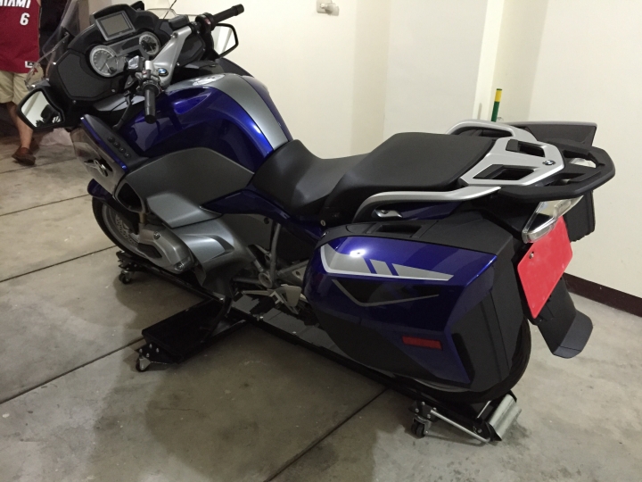 特殊型的重機駐車架(開箱)