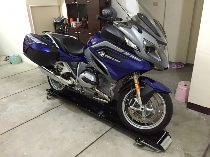 特殊型的重機駐車架(開箱)