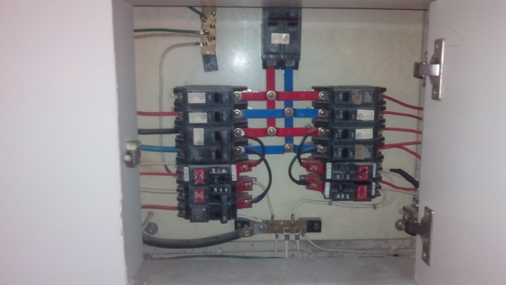 水冷式冷氣送風開關一直跳電