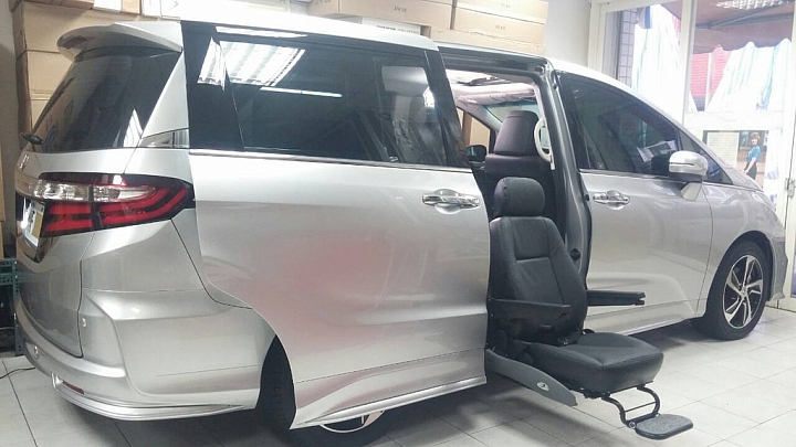 Luxgen 7 福祉車開箱文-白色的Luxgen 超靓的!
