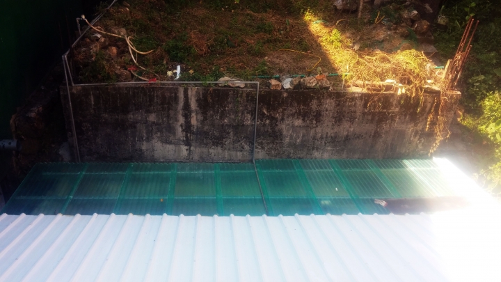 [DIY]老屋屋頂鋪設彩色鋼板