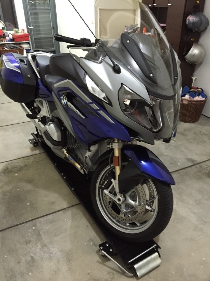 特殊型的重機駐車架(開箱)