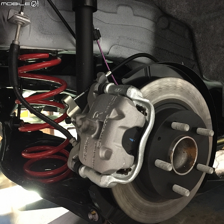 [簡易開箱] New Mazda 3 四門白色頂級款 (4D白)