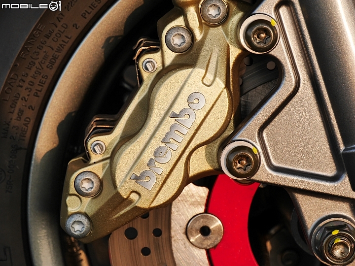 終於換我開箱啦  說新不新 說舊不舊 Racing 150 Brembo特仕版 紅白!!