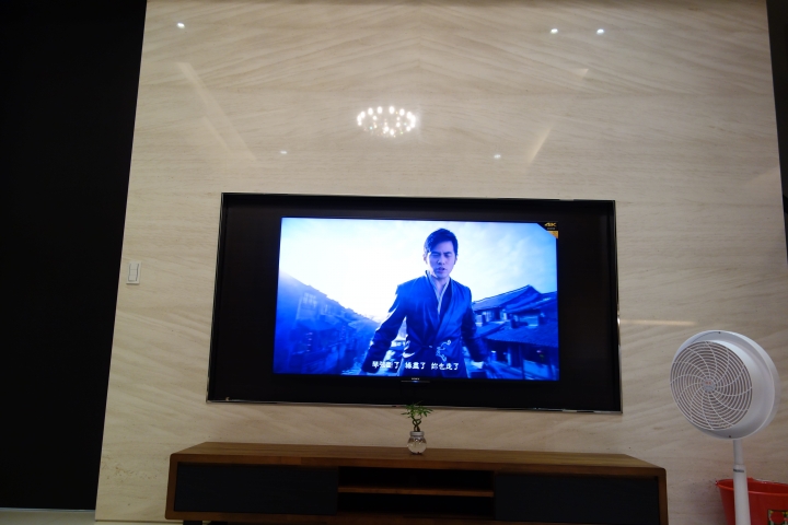 不專業的開箱SONY 65X8500C