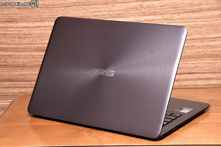 i5版的ASUS ZenBook UX305LA筆電微開箱