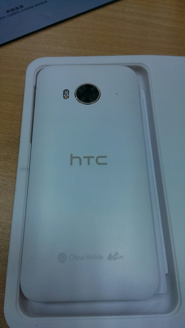 奇怪的港版HTC ONE ME 簡易開箱，請大家購買時多注意喔