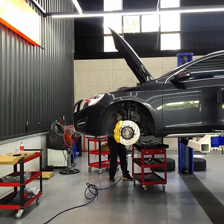 小 V的蛻變 part  3 ----無與倫比的制動力  Brembo