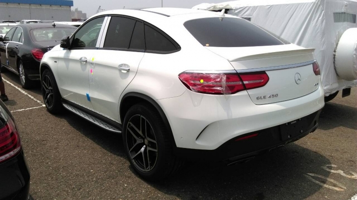 GLE  紅...到港了... 新增3圖白色