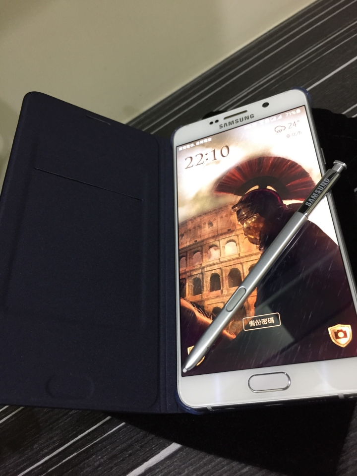 Note 5 (白）加 原廠皮套 （藍黑）