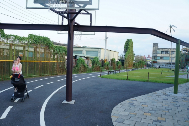 [宜蘭市區]一日遊行程 - 合盛太平、叁零叁伍、橘之鄉、窯烤山寨村、幾米廣場、東門觀光夜市