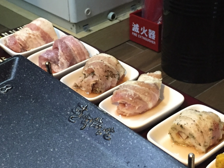 [食記] 韓國八色烤肉。搶鮮品嚐!東區美食、中秋節吃烤肉好選擇!