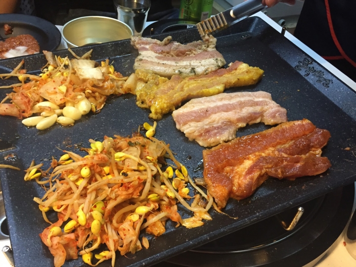 [食記] 韓國八色烤肉。搶鮮品嚐!東區美食、中秋節吃烤肉好選擇!