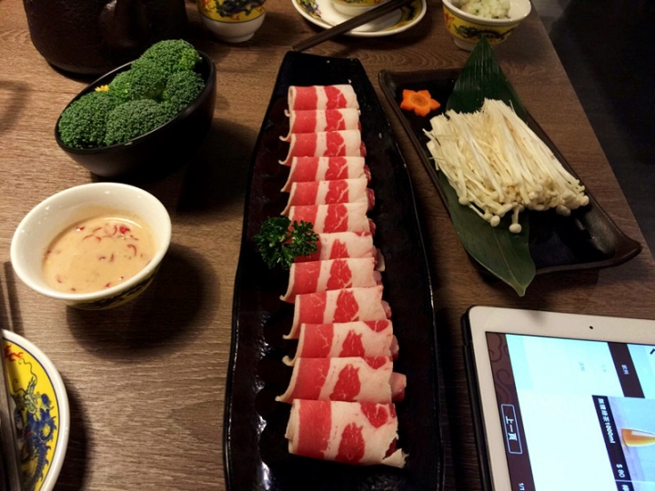 【台北 大安區/捷運忠孝敦化站】問鼎麻辣養身鍋-吃到飽的價位單點的品質(東區)