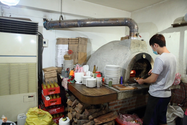 [新北]板橋龍眼樹窯烤手工披薩pizza,平價又美味的披薩  by蛋拔