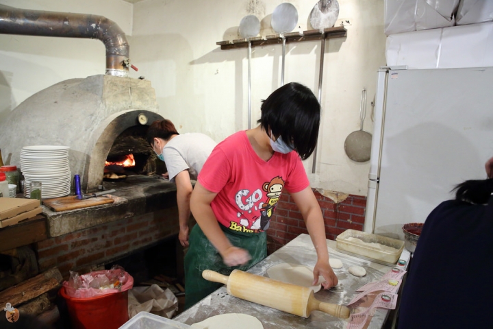 [新北]板橋龍眼樹窯烤手工披薩pizza,平價又美味的披薩  by蛋拔