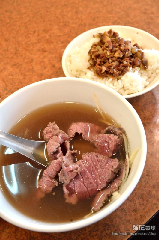 [強尼帶球 食記] 麻豆 牛狀元 牛肉湯 涮牛肉 附牛豬混合肉燥飯吃到飽