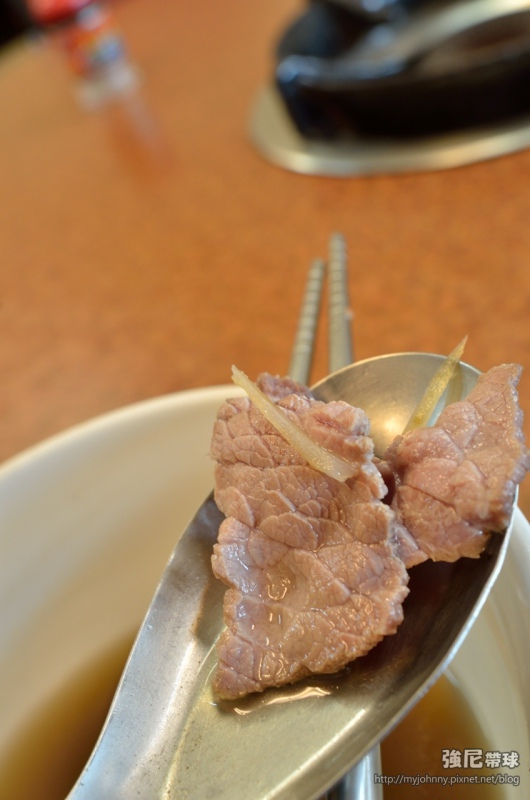 [強尼帶球 食記] 麻豆 牛狀元 牛肉湯 涮牛肉 附牛豬混合肉燥飯吃到飽