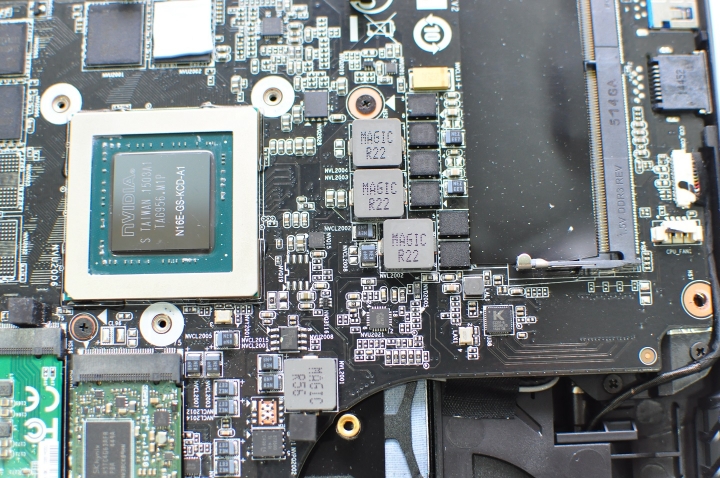 AORUS X5拆機介紹與PLEXTOR M6E測試