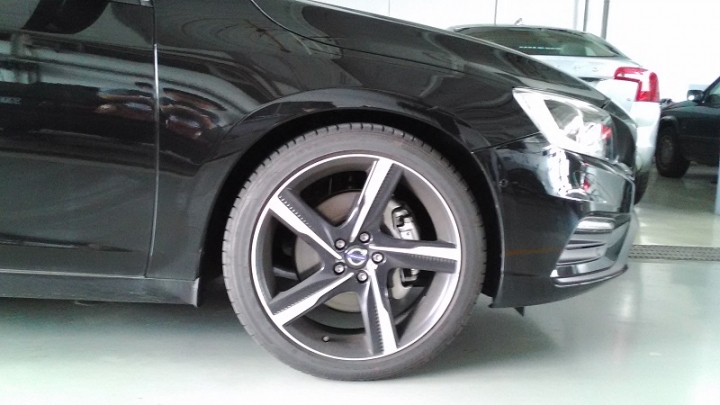 《VOLVO T6 R-Design飆速賽道》V60 T6 試乘心得分享