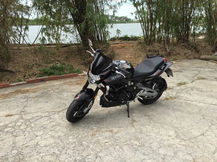Aprilia Shiver 750 簡單開箱