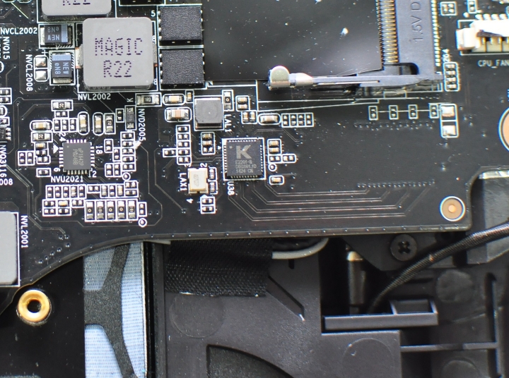 AORUS X5拆機介紹與PLEXTOR M6E測試