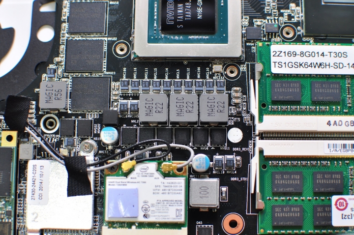 GIGABYTE P37X 拆機分享，要特別注意導管別折彎了
