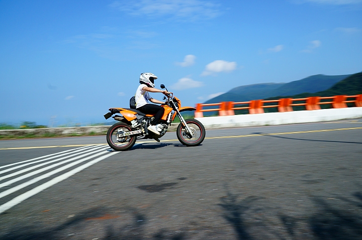 跑了800公里才開箱的 灰狼150