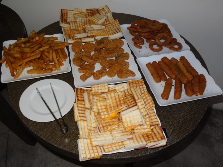 LG G4最強拍照旗艦機︰街拍台灣 信義區夜景 CSK不專業 體驗