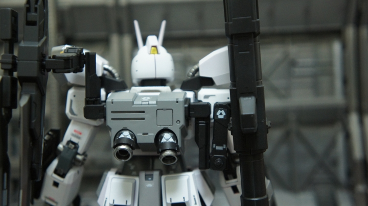 MG 1/100 驚異白戰士