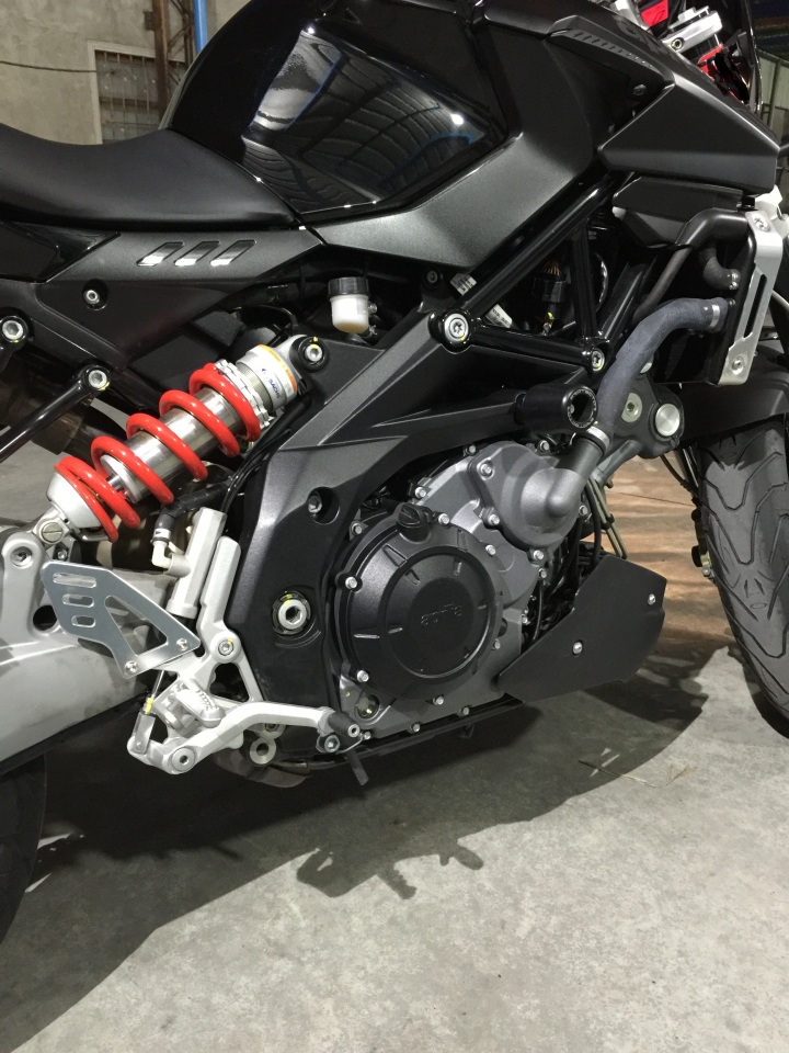 Aprilia Shiver 750 簡單開箱
