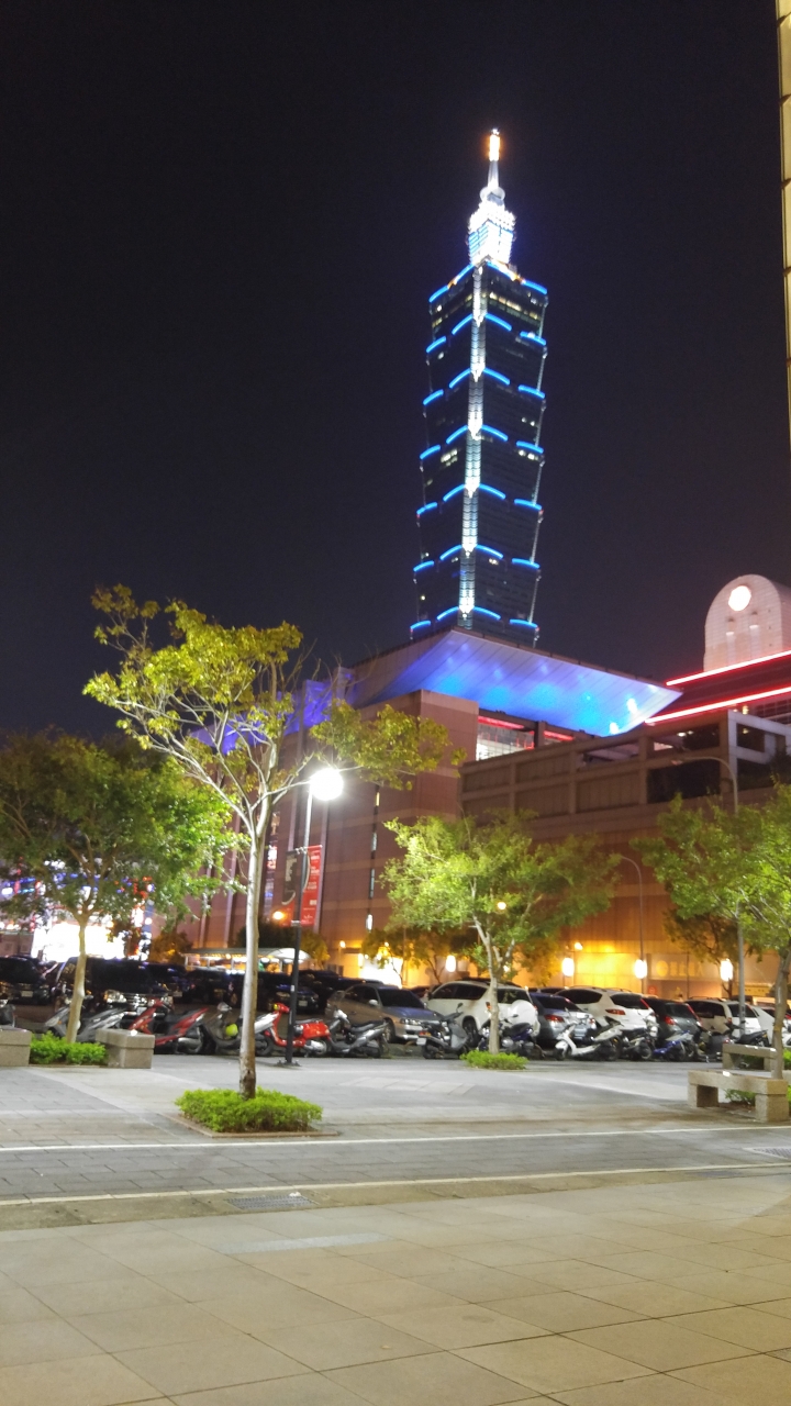 LG G4最強拍照旗艦機︰街拍台灣 信義區夜景 CSK不專業 體驗