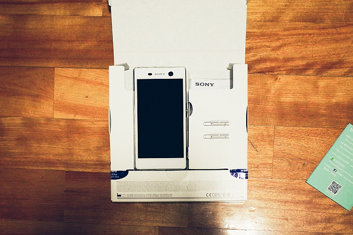 Sony M5 「水水機」小開箱 (含實拍及ISO測試)