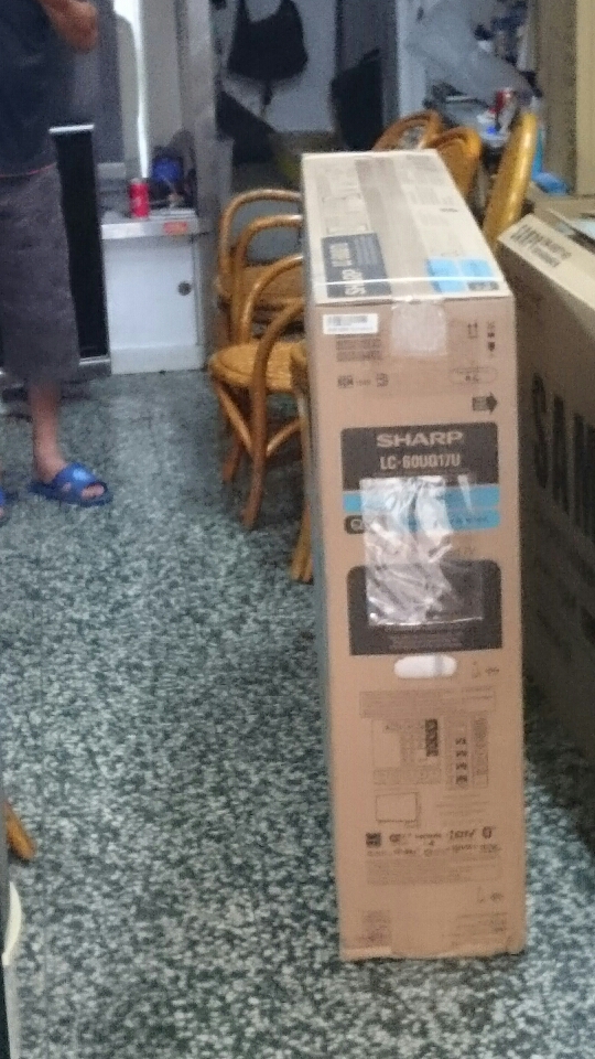 新買的電腦螢幕開箱