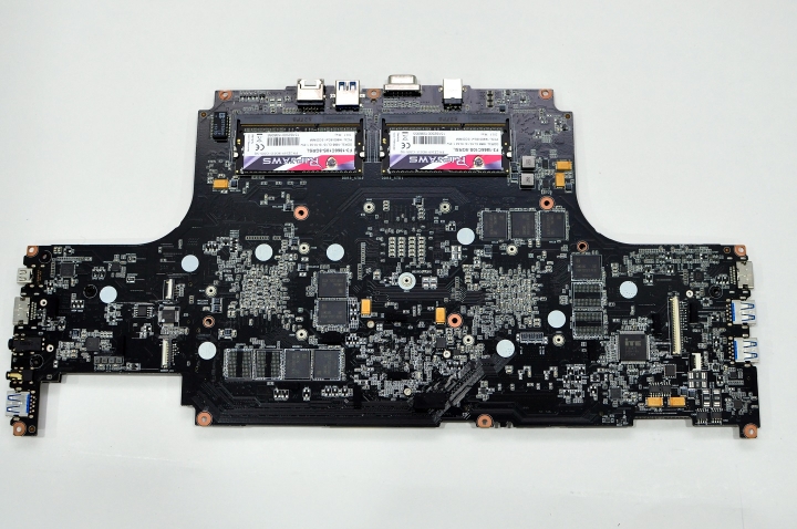 AORUS X5拆機介紹與PLEXTOR M6E測試