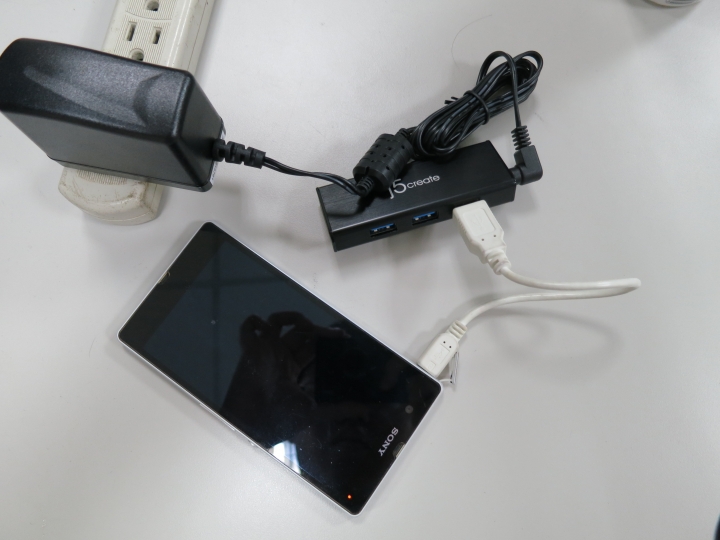 Surface Pro 3 + j5 create USB3.0 hub 與 VGA轉接頭