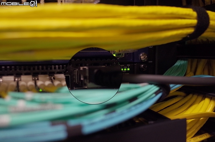 [全臺第一]怪獸級40G效能&自動分層NAS開箱 -QNAP TVS-EC1580MU-SAS-RP 多圖