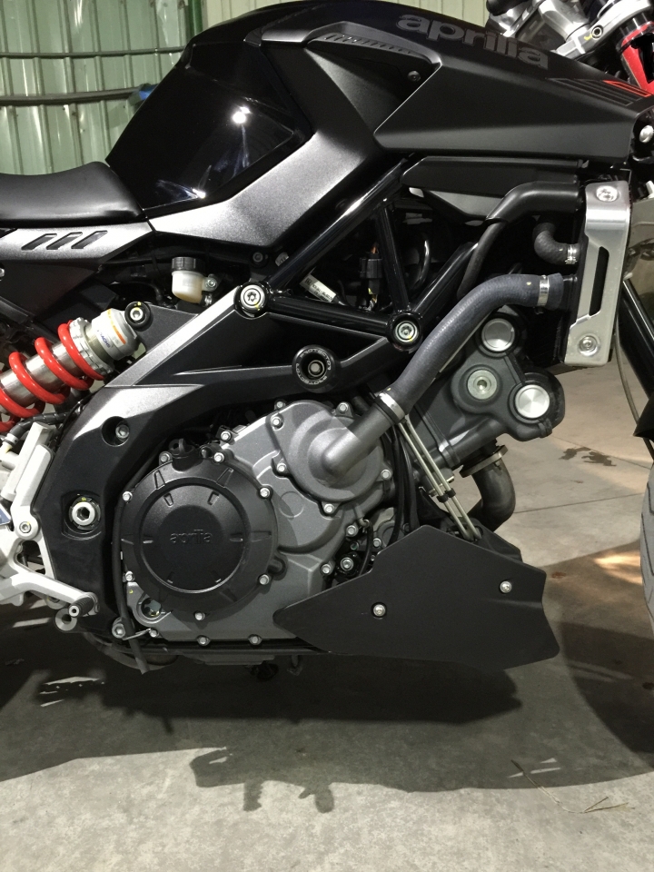 Aprilia Shiver 750 簡單開箱