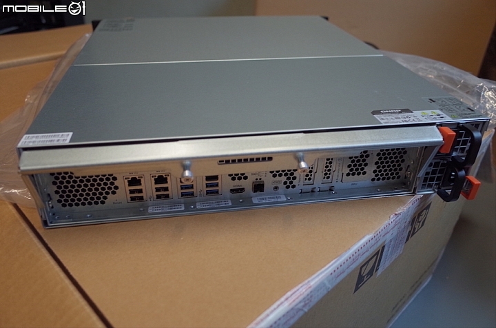 [全臺第一]怪獸級40G效能&自動分層NAS開箱 -QNAP TVS-EC1580MU-SAS-RP 多圖