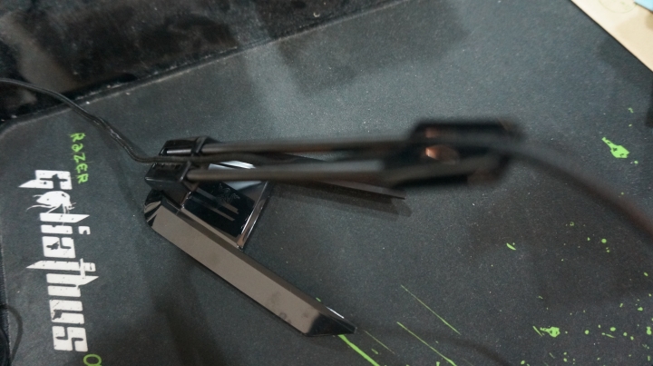 [開箱] RAZER Mouse Bungee 鼠線夾