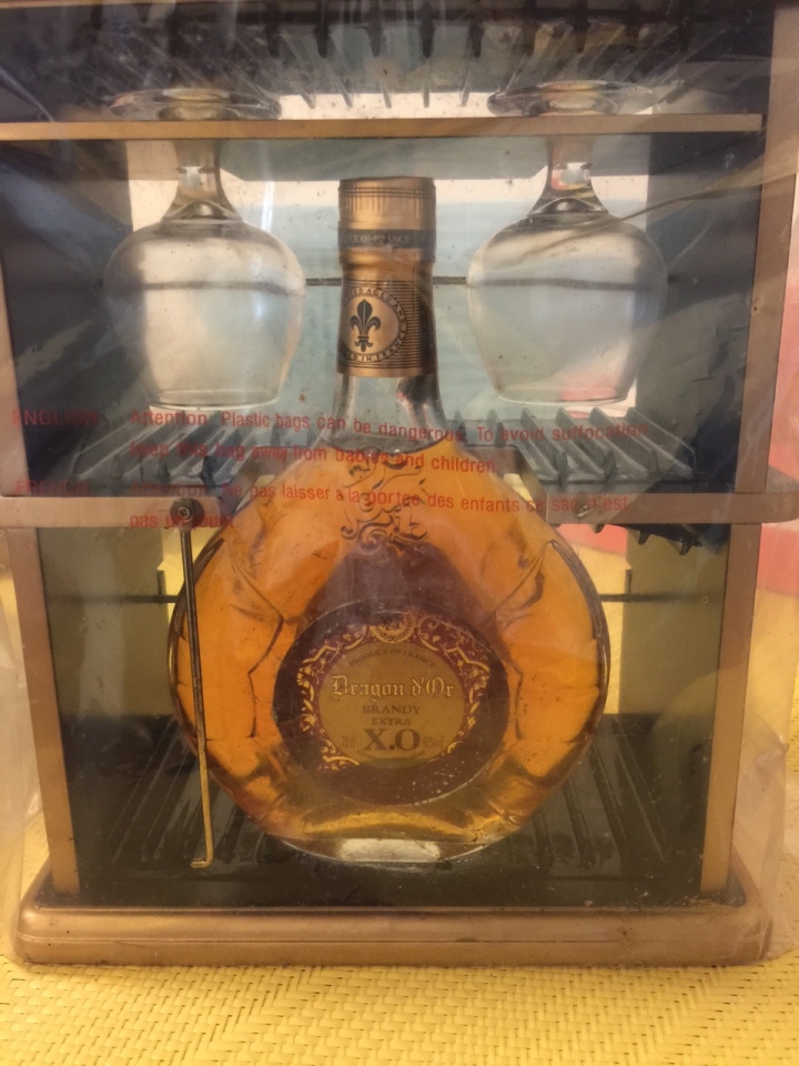 各位神幫，幫小弟看看這些什麼酒？